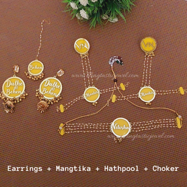 Customised dulhaniya earrings, choker, hathpool and mangtika set
