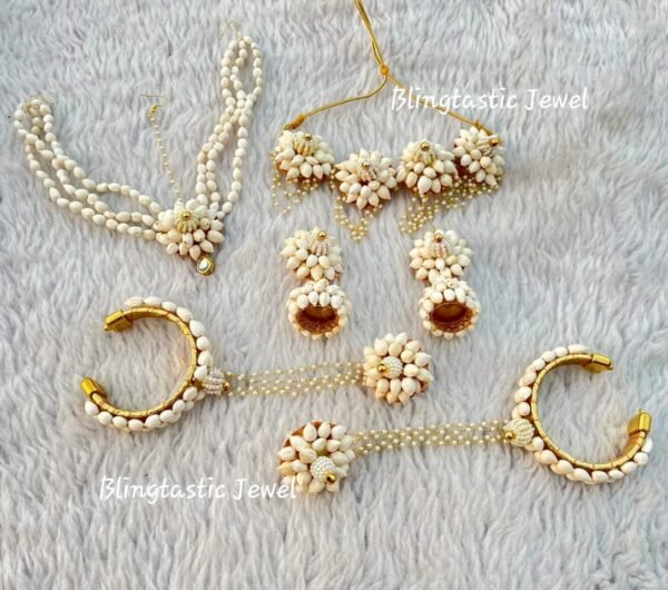 Mogra flower style Jewellery for Haldi & wedding in white color