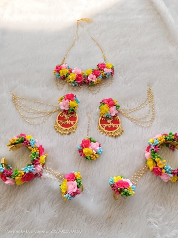 Dulhaniya earrings with flower jewellery combo in customised colors